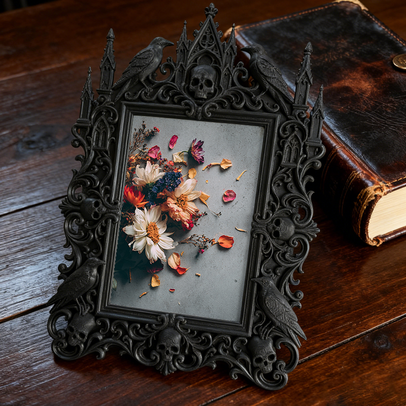 TikTok-famous Gothic Dark-style Photo Frame | Gothic Makeup Vanity Decor, Photo Ornament, Wall-mountable & Tabletop, High-gloss Frame