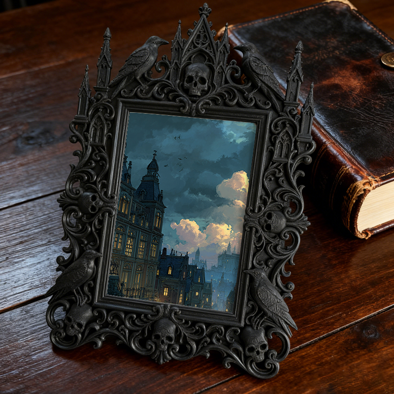 Sought-after-now Gothic Dark-style Photo Frame | Werewolf Themed Home Theater Decor, Photo Ornament, Wall/Table Dual-use, Retro Plastic Fram