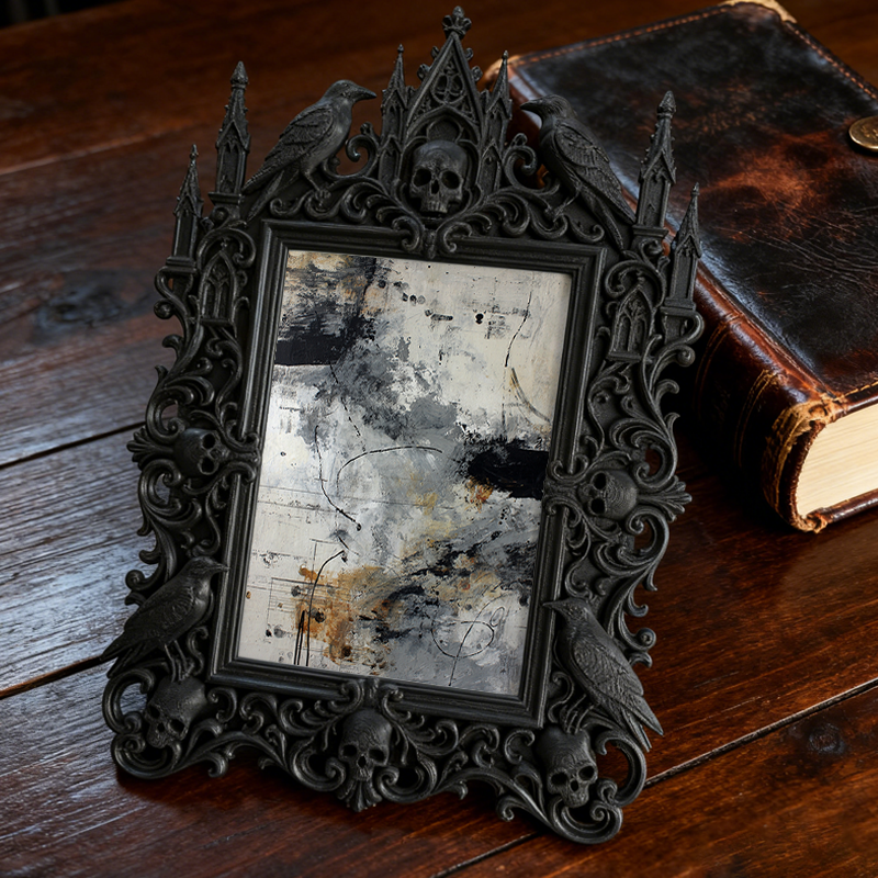 Top-selling Gothic Dark-style Photo Frame | Vampire-themed Escape Room Lobby Decor, Photo Ornament, Wall-mountable & Tabletop, Lightweight F