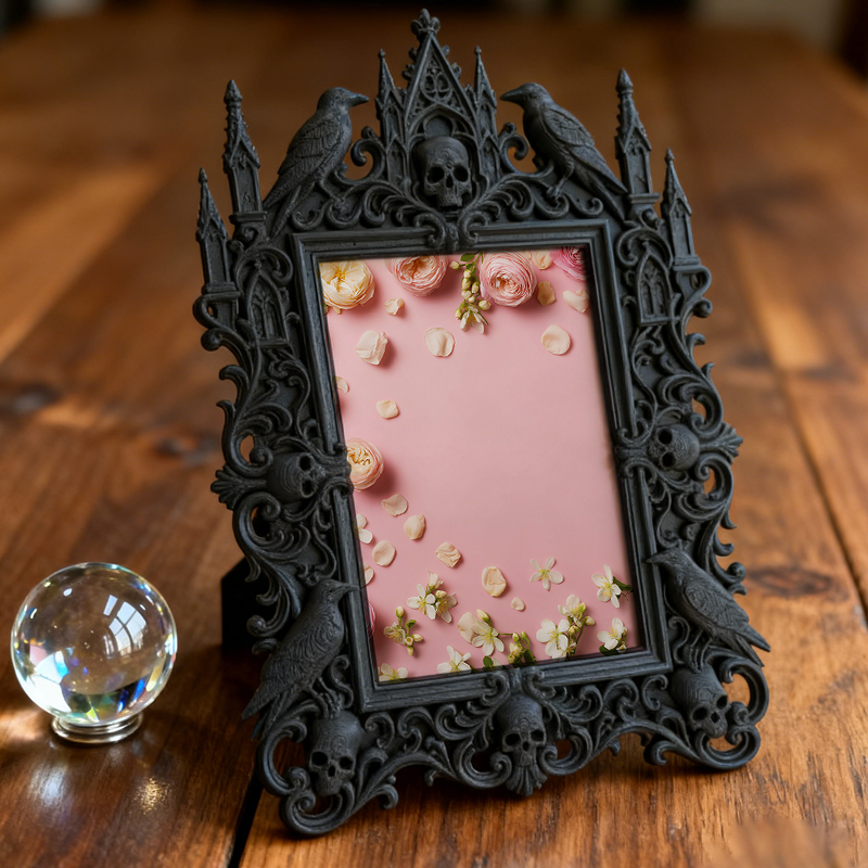 Hard-to-get Gothic Dark-style Photo Frame | Werewolf-themed Forest Cabin Bedroom Decor, Photo Ornament, Wall/Table Dual-use, Rustic Frame