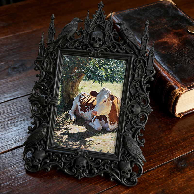 Collector-top-choice Gothic Dark-style Photo Frame | Vintage Horror Comic Convention Decor, Photo Ornament, Wall/Table Dual-use, Display-gra