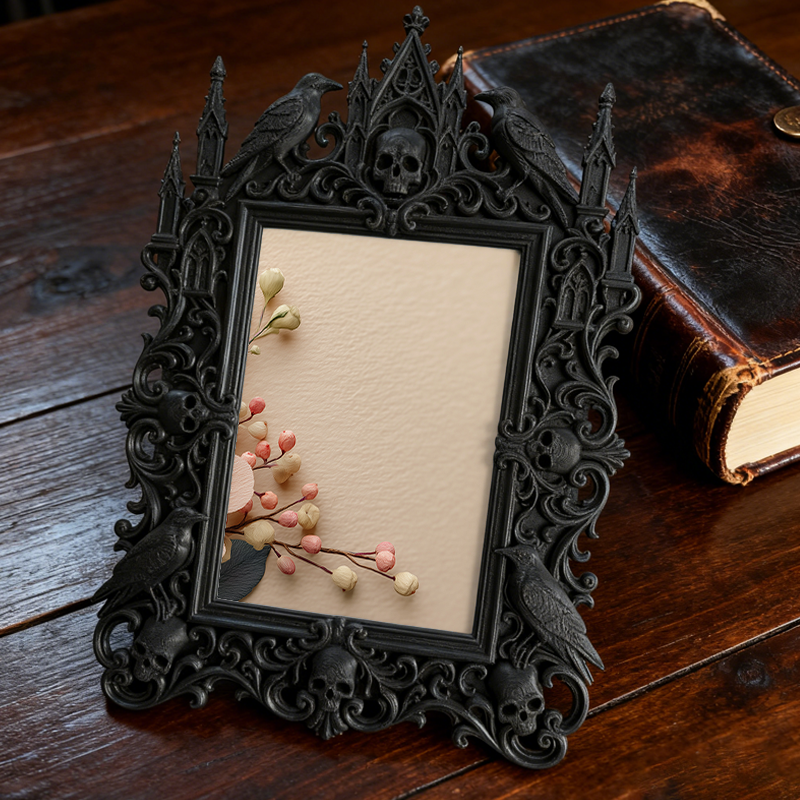 Must-own Gothic Dark-style Photo Frame | Horror Escape Room Winner Prize Display Decor, Photo Ornament, Wall-mountable & Tabletop, Slim Fram