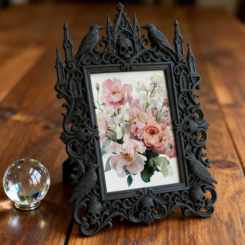 Limited-stock Gothic Dark-style Photo Frame | Occult Tarot Card Deck Launch Decor, Photo Ornament, Wall-mountable & Tabletop, Collectible Fr