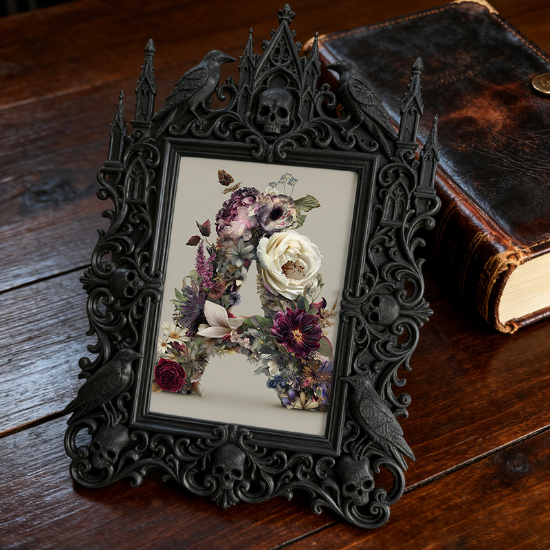 Edgy-chic Gothic Dark-style Photo Frame | Horror Movie Soundtrack Vinyl Shop Decor, Photo Ornament, Dual-use Display, Minimalist Frame