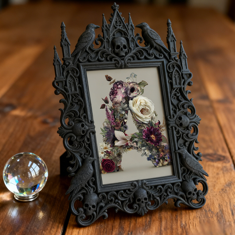 Edgy-chic Gothic Dark-style Photo Frame | Horror Movie Soundtrack Vinyl Shop Decor, Photo Ornament, Dual-use Display, Minimalist Frame