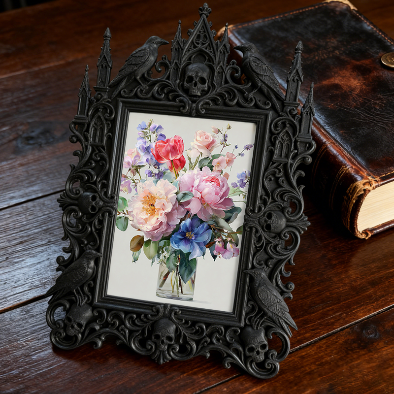 Limited-drop Gothic Dark-style Photo Frame | Werewolf Themed Camping Bonfire Decor, Photo Ornament, Dual-use Display, Sturdy Frame