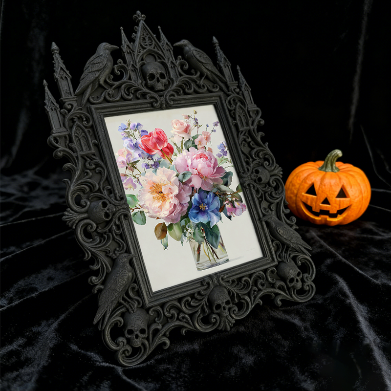 Limited-drop Gothic Dark-style Photo Frame | Werewolf Themed Camping Bonfire Decor, Photo Ornament, Dual-use Display, Sturdy Frame