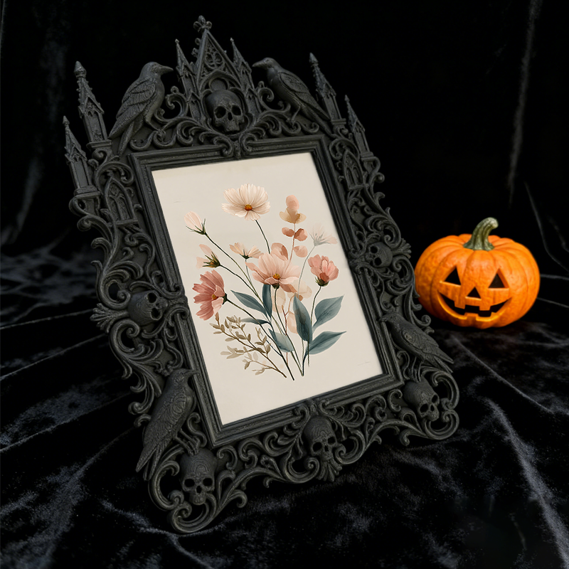 Hard-to-find Gothic Dark-style Photo Frame | Vampire Cosplay Contest Booth Decor, Photo Ornament, Wall/Table Dual-use, Artistic Frame