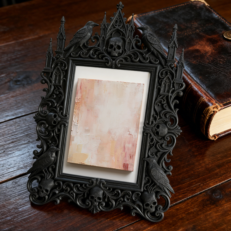 Hard-to-get Gothic Dark-style Photo Frame | Vampire LARP Themed Guest Room Decor, Photo Ornament, Wall/Table Dual-use, Artistic Frame