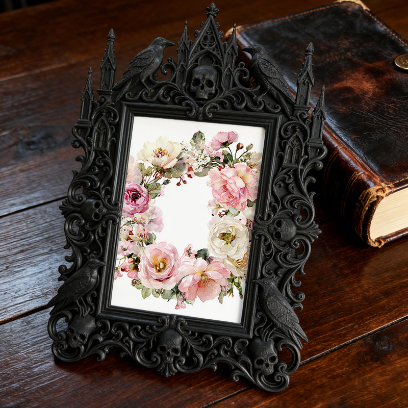 Cute-spooky Gothic Dark-style Photo Frame | Gothic Pet Halloween Witch Hat Shop Decor, Photo Ornament, Dual-use Display, Cute Frame