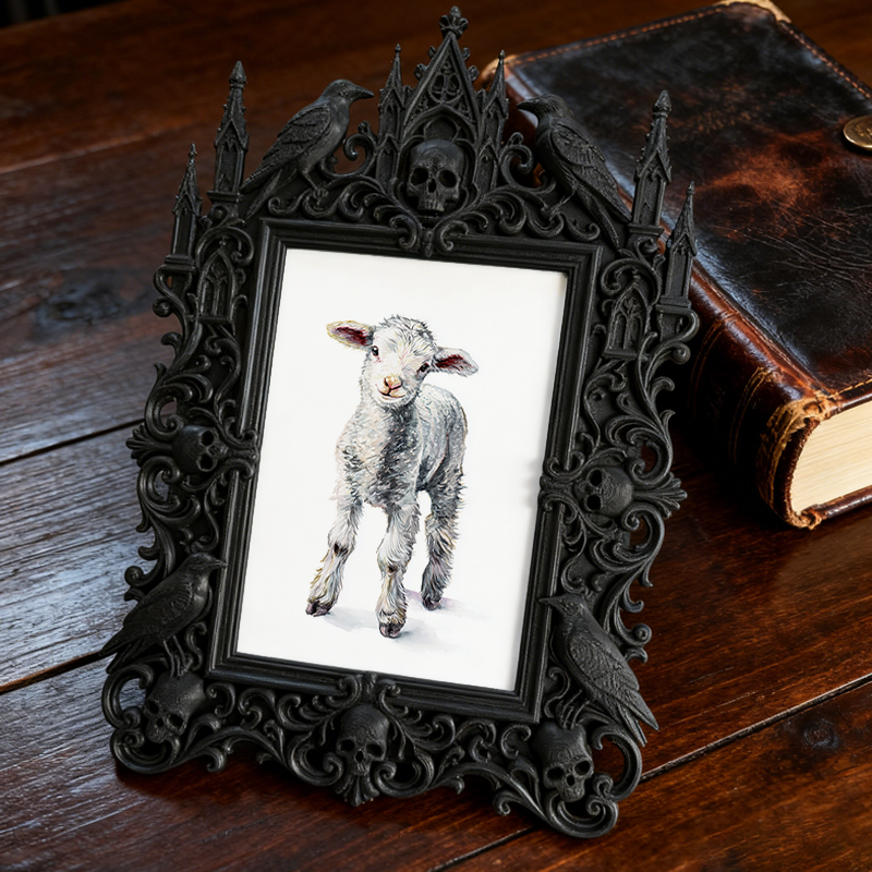 Limited-stock Gothic Dark-style Photo Frame | Werewolf Themed Forest Camping Decor, Photo Ornament, Dual-use Display, Sturdy Frame