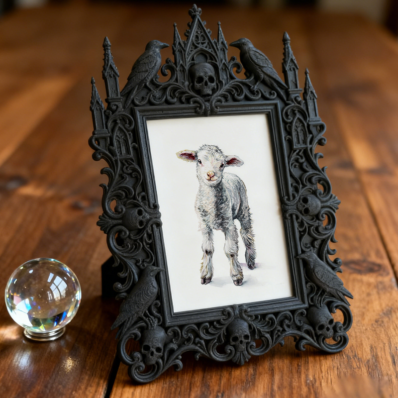 Limited-stock Gothic Dark-style Photo Frame | Werewolf Themed Forest Camping Decor, Photo Ornament, Dual-use Display, Sturdy Frame