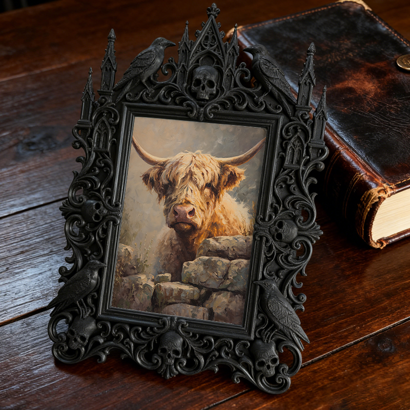 5-star-approved Gothic Dark-style Photo Frame | Werewolf-themed Cabin Porch Table Decor, Photo Ornament, Dual-use Display, Sturdy Frame