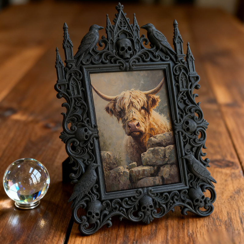 5-star-approved Gothic Dark-style Photo Frame | Werewolf-themed Cabin Porch Table Decor, Photo Ornament, Dual-use Display, Sturdy Frame