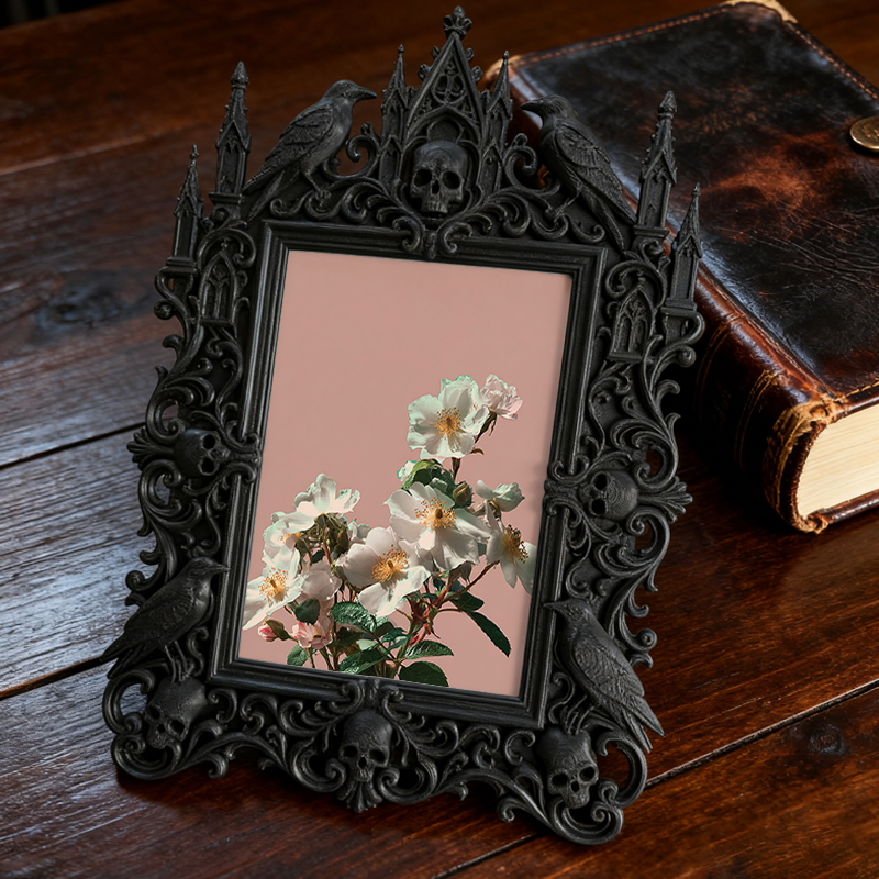 Chic Gothic Dark-style Photo Frame | Gothic Vintage Camera Shop Decor, Photo Ornament, Wall/Table Dual-use, Nostalgic Waterproof Frame