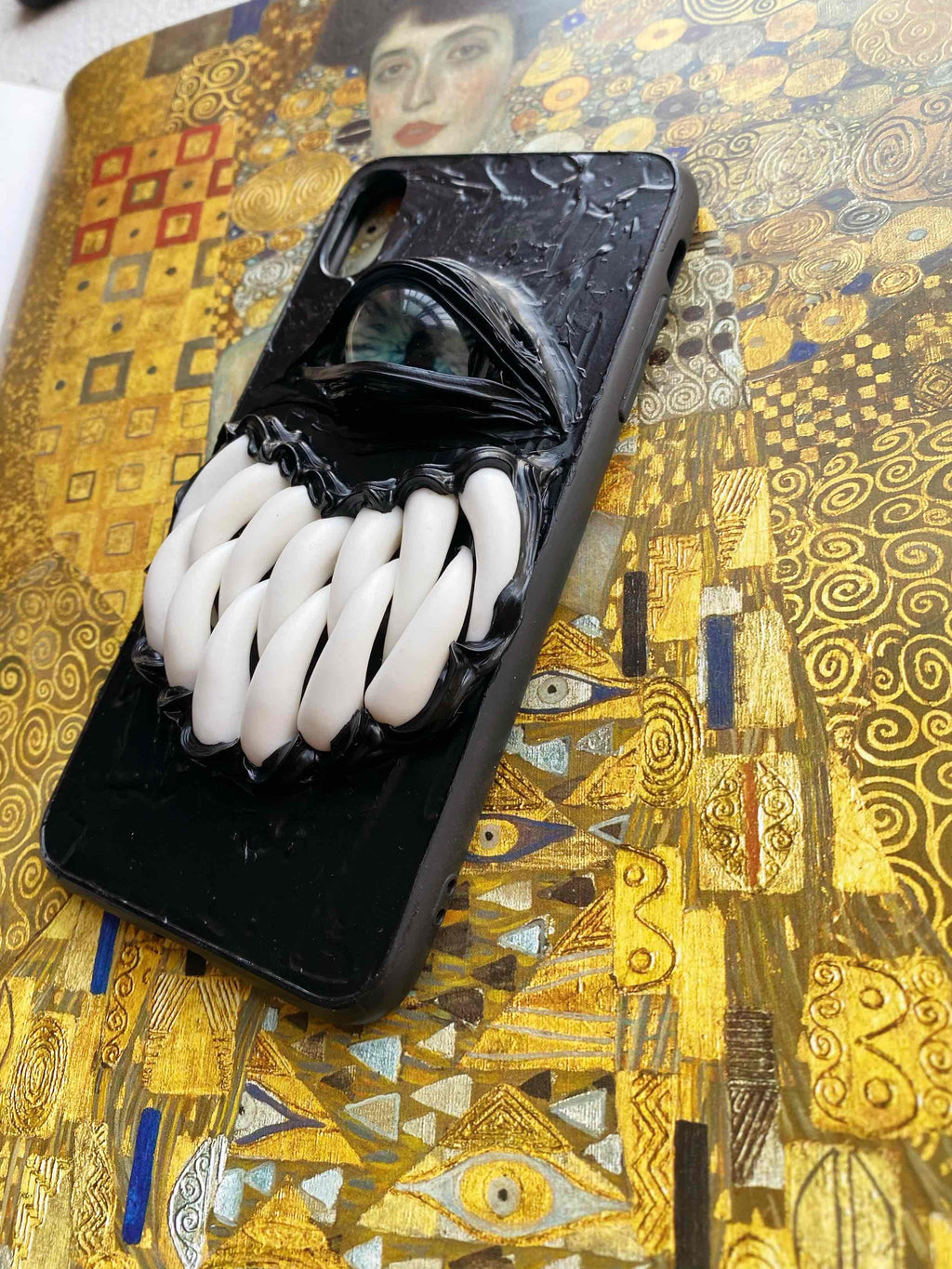 3D Handmade iPhone case 909